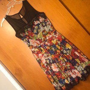 BETSEY JOHNSON FLORAL LACE DETAIL DRESS